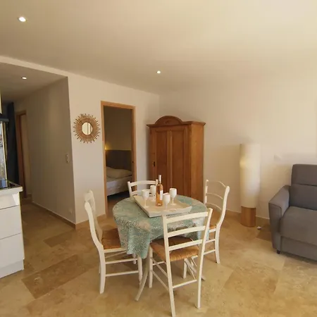 A 100m De La Apartament *