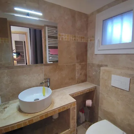 Appartement à 100m De La *