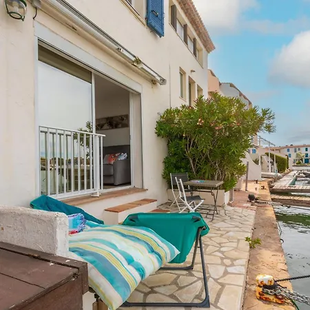 A 100m De La * Grimaud